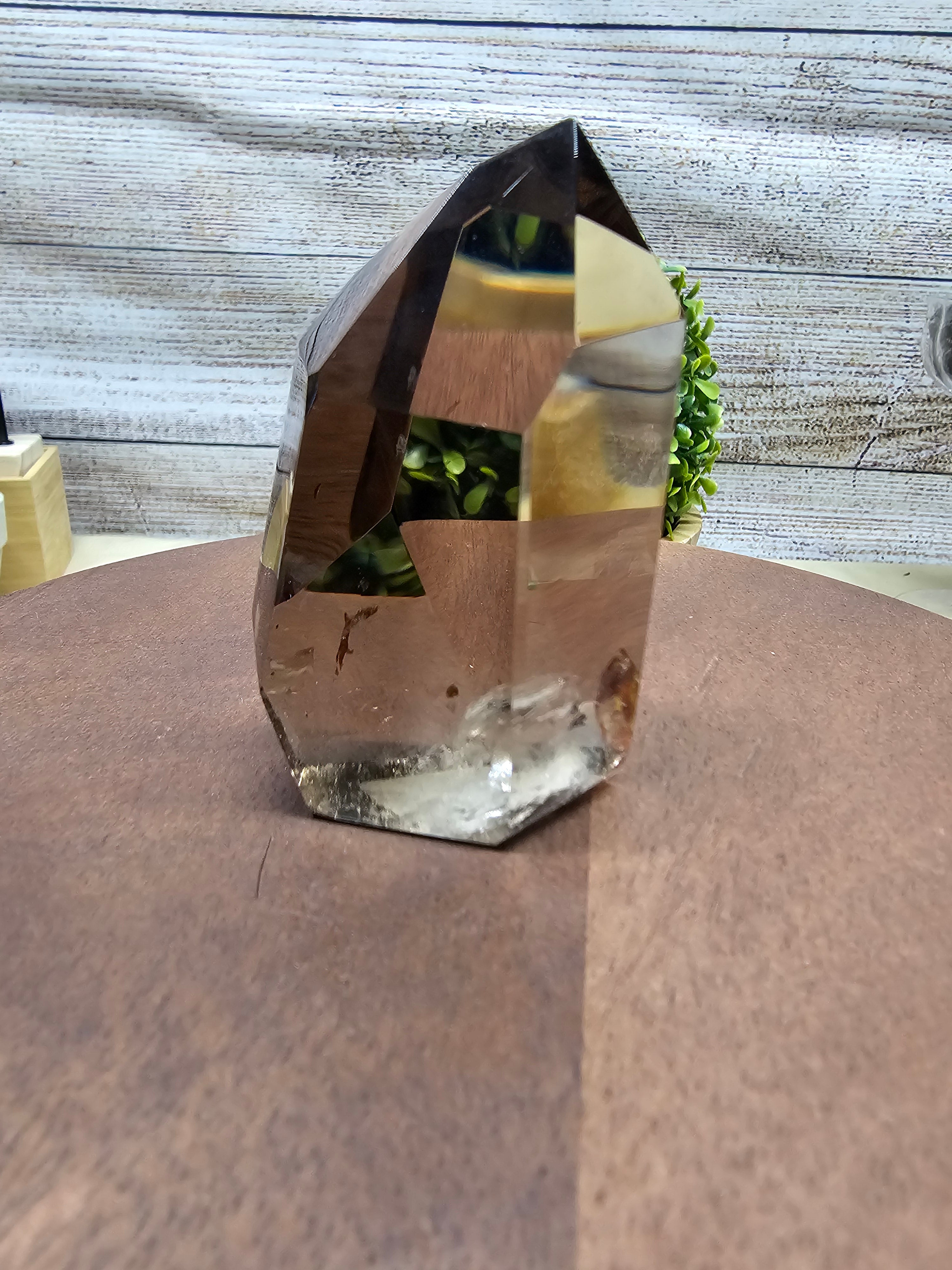 Smoky quartz point
